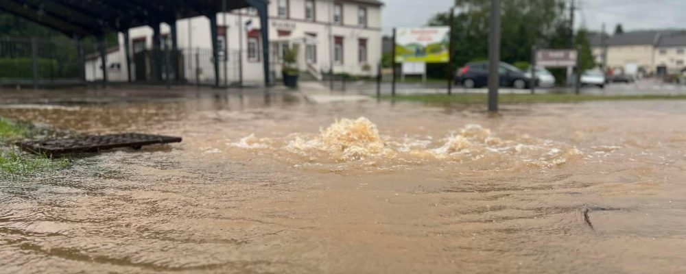 Pluies intenses, orages… et si on protégeait nos cours d’eau à la source ? 🌧️🌿